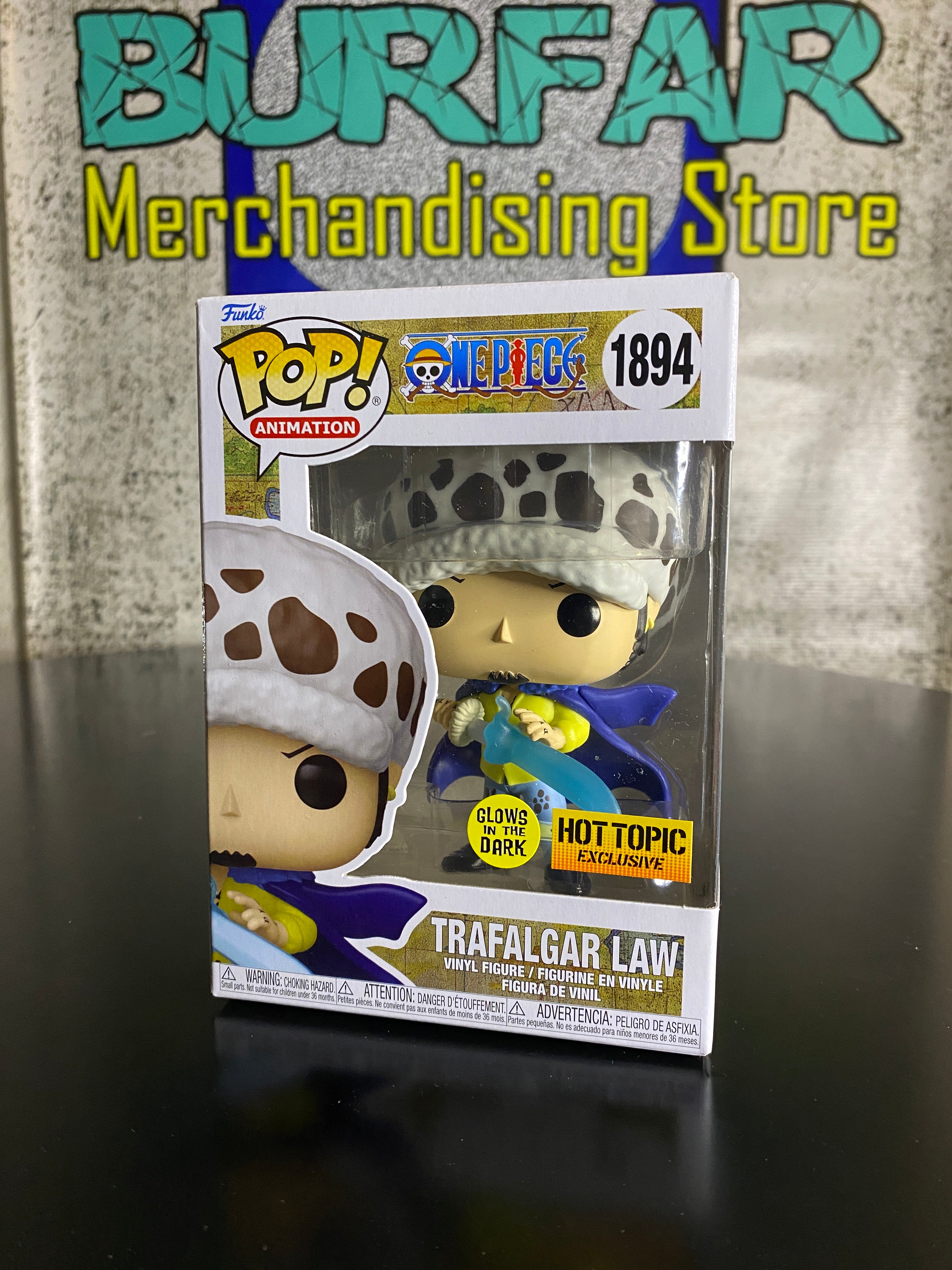 Funko Pop Trafalgar Law Exclusivo Hot Topic Glows in the Dark
